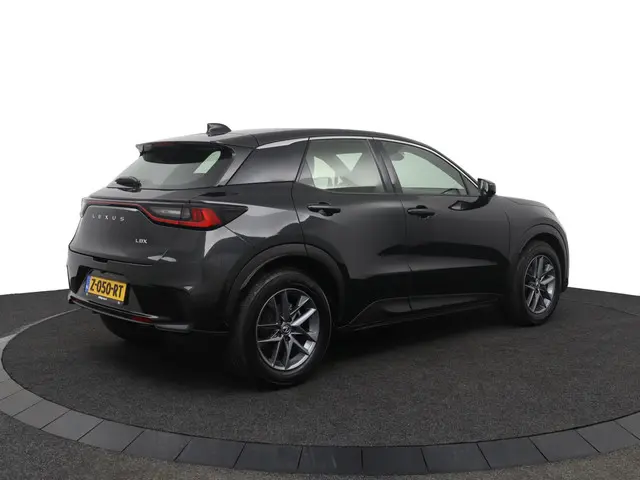 Lexus LBX 2