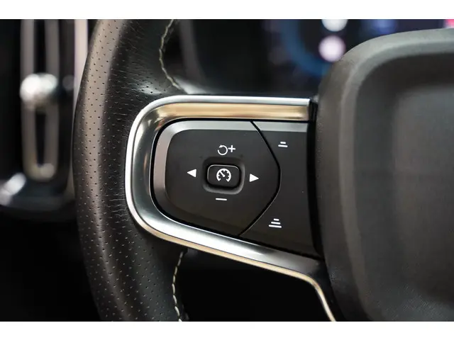 Volvo XC40 P8 Recharge AWD R-Design 2021 Elektrisch 18