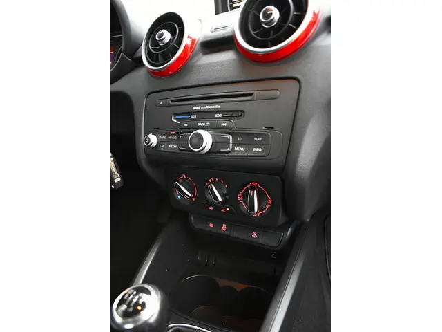 Audi A1 1.2 TFSI Admired 2014 Benzine 16