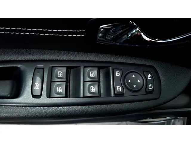 Renault Grand Scénic 1.2 TCe Bose 2015 Benzine 16