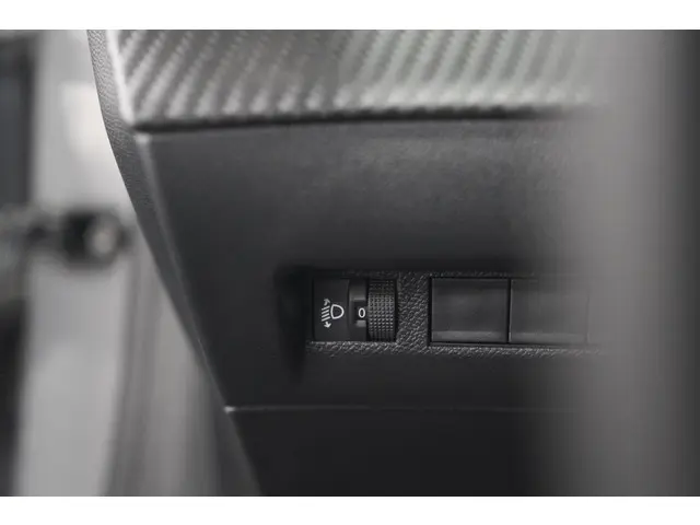 Peugeot 208 PureTech 100 Allure 2024 Benzine 41
