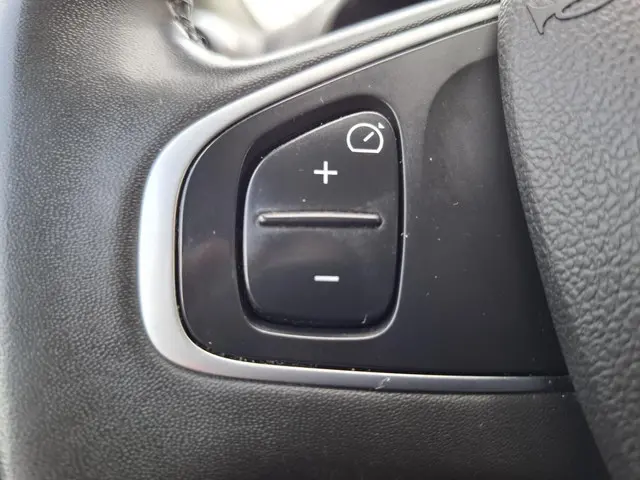 Renault Clio Estate TCe 90 Limited 2020 Benzine 19