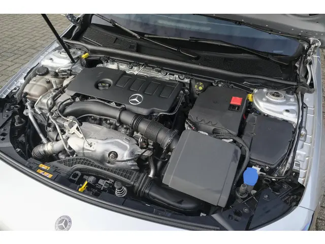 Mercedes-Benz A-Klasse A220 AMG 190pk 2019 Benzine 27