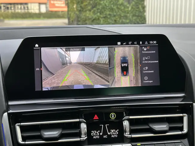 BMW 8 Serie 840i xDrive High Executive 2021 Benzine 48