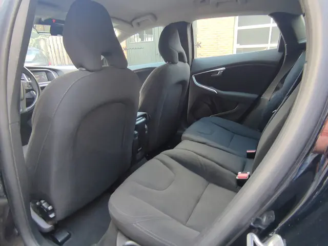 Volvo V40 1.6 T2 Kinetic 2015 Benzine 28