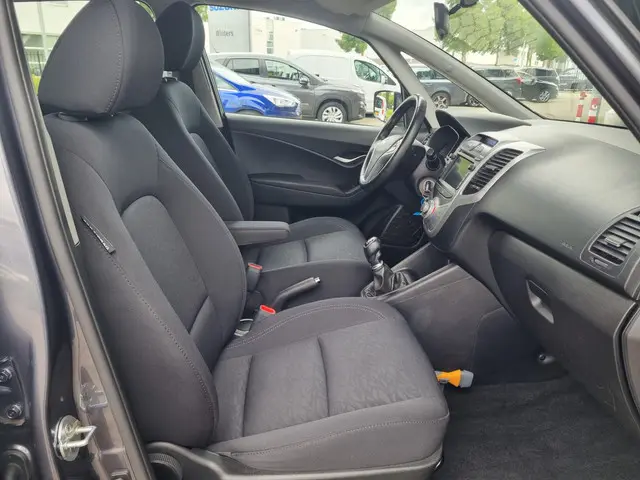 Hyundai ix20 1.4i Go! 2017 Benzine 25