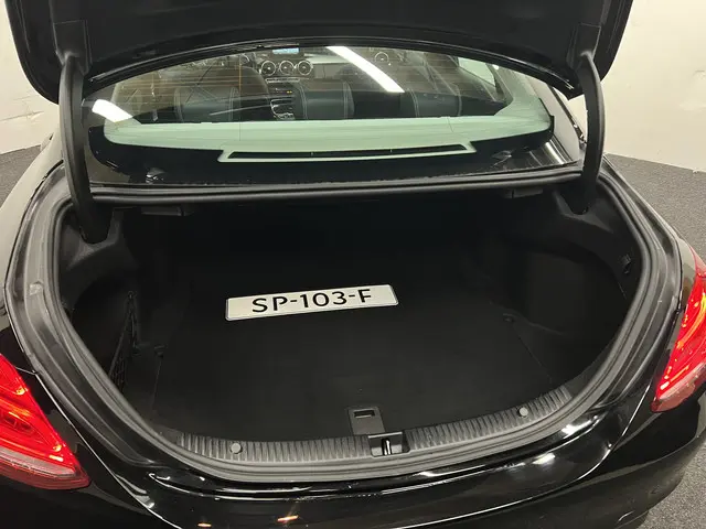 Mercedes-Benz C-Klasse 180 Premium 2018 Benzine 14