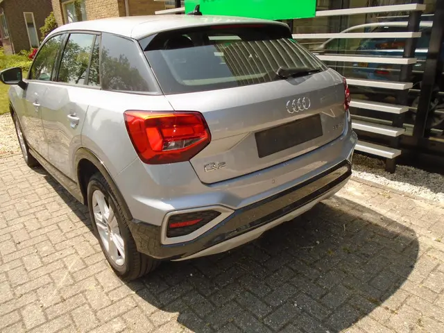 Audi Q2 35 TFSI Advanced edition 2022 Benzine 6