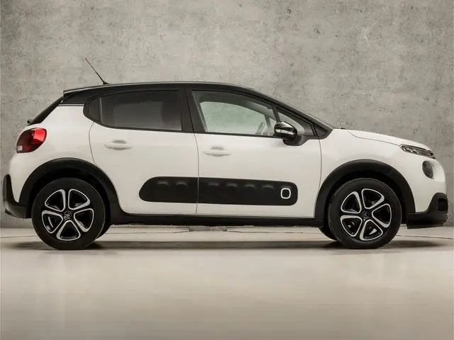 Citroën C3 1.2 PureTech Shine Sport 2018 Benzine 4