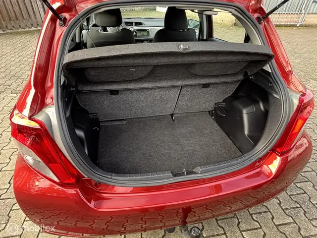 Toyota Yaris 1.3 VVT-i Dynamic / Garantie ! 2012 Benzine 18