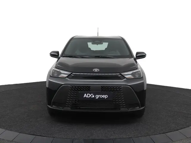 Toyota Aygo X Hybrid 115 play 2026 Hybride Benzine 13