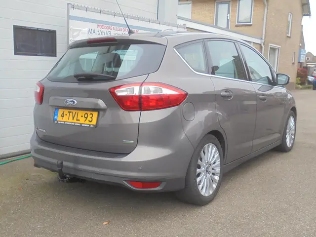 Ford C-MAX 1.0 Edition Plus * apk 6-10-26 * 2014 Benzine 15