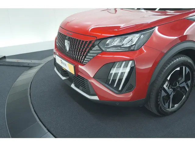 Peugeot 2008 1.2 Hybrid 145 Allure 2025 Hybride Benzine 16