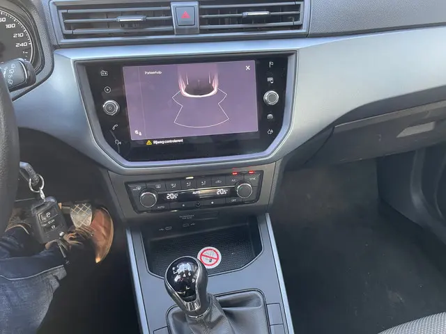 SEAT Arona 1.0 TSI Style 2021 Benzine 10