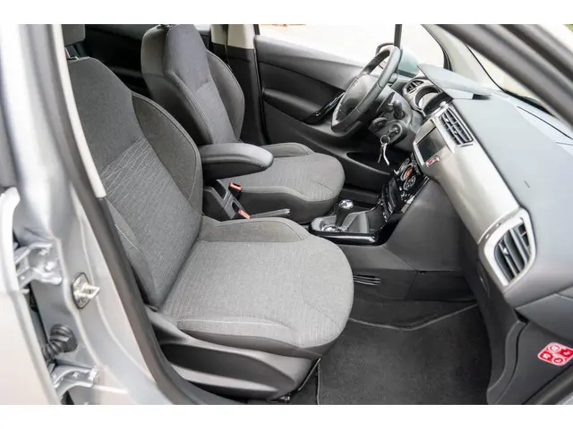 Citroën C3 1.2 PureTech Selection 2017 Benzine 23