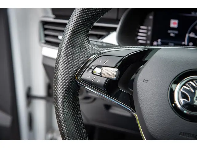 Škoda Kamiq 1.0 TSI Sport Business 2020 Benzine 21