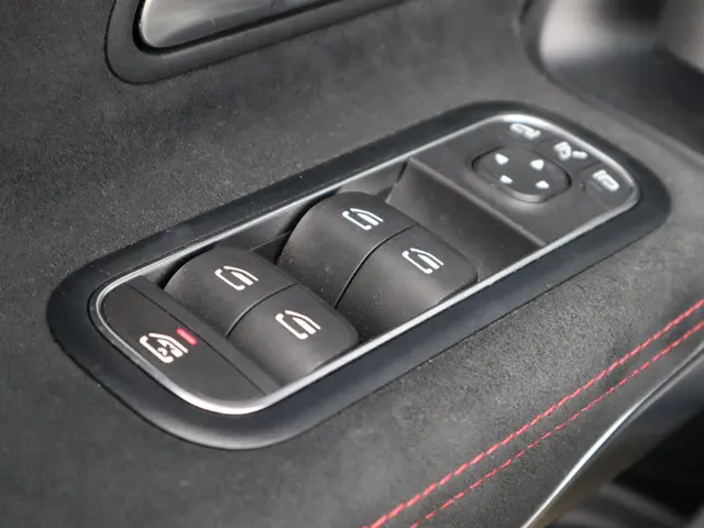 Mercedes-Benz A-Klasse 200 AMG Line 2022 Benzine 15