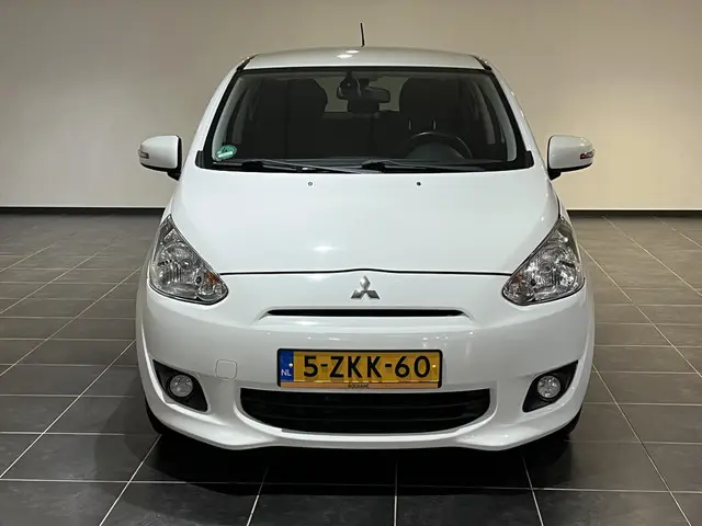 Mitsubishi Space Star 1.0 Intense 2015 Benzine 14