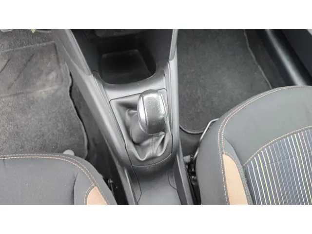 Peugeot 208 1.2 VTi Urban Soul 2013 Benzine 22