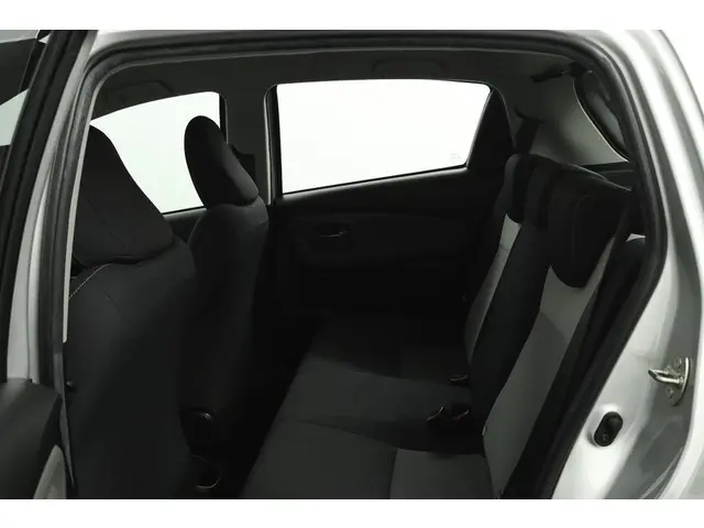 Toyota Yaris 1.5 Hybrid Active 2020 Hybride Benzine 18