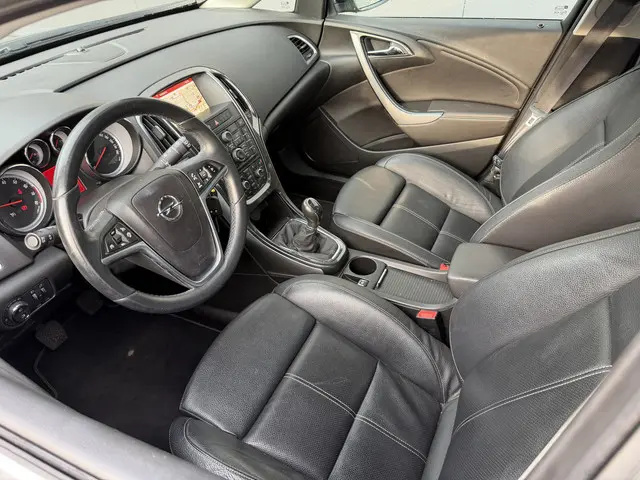 Opel Astra 1.6 Turbo Cosmo 2014 Benzine 23