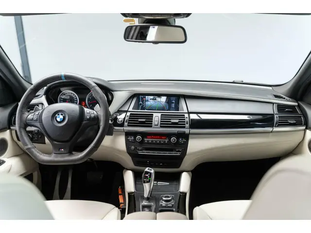 BMW X5 4.4i M 556 PK Akrapovic Full Option 2012 Benzine 10