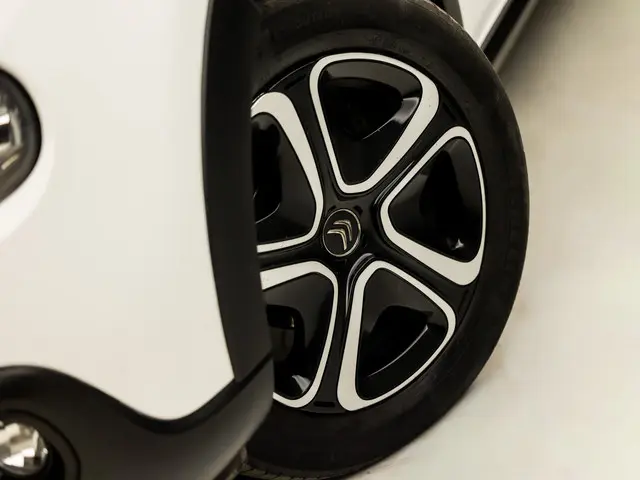 Citroën C3 1.2 PureTech Shine Sport 2018 Benzine 14