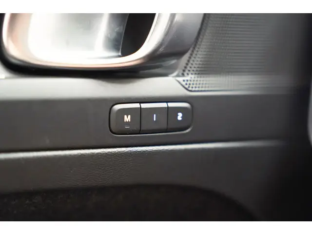 Volvo XC40 P8 Recharge AWD R-Design 2021 Elektrisch 12