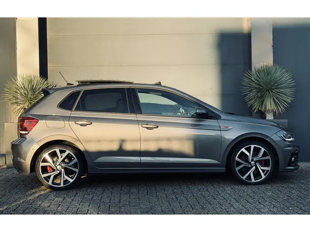 Volkswagen Polo 2.0 TSI GTI 2020 Benzine 23
