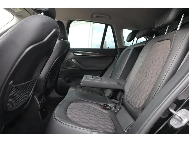 BMW X1 xDrive20i HIGH EXECUTIVE 2017 Benzine 7
