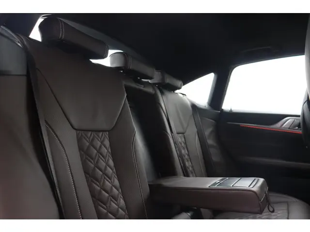 BMW i4 M50 High Executive 2023 Elektrisch 16