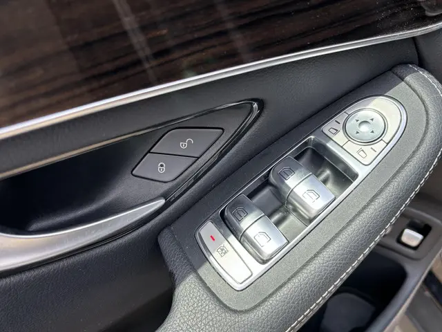 Mercedes-Benz GLC 300e 4MATIC 2022 Hybride Benzine 17