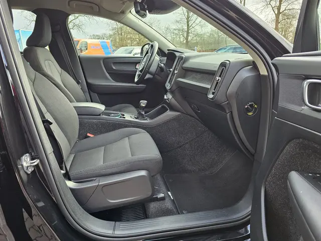 Volvo XC40 1.5 T3 Momentum 2018 Benzine 26