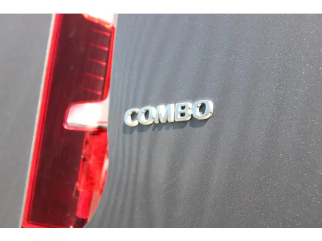 Opel Combo 1.5D L2H1 Standaard 2023 Diesel 21