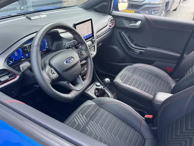 Ford Puma 1.0 ECOBOOST HYBRID ST-LINE X 2022 Benzine 8