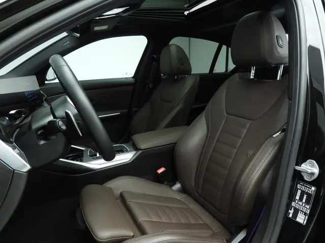 BMW 3 Serie Sedan 318i 2024 Benzine 7