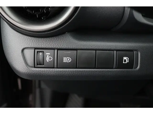 Toyota C-HR 1.8 Hybrid 140 Dynamic 2024 Hybride Benzine 29