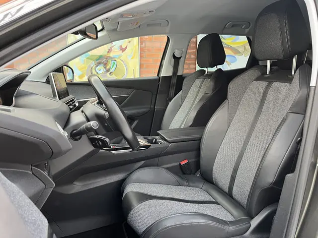 Peugeot 3008 PureTech 130 Allure 2018 Benzine 8