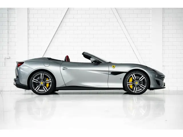 Ferrari Portofino 2