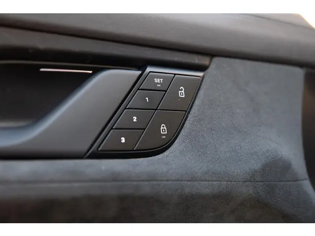 Porsche Taycan Sport Turismo GTS 93 kWh 2023 Elektrisch 44