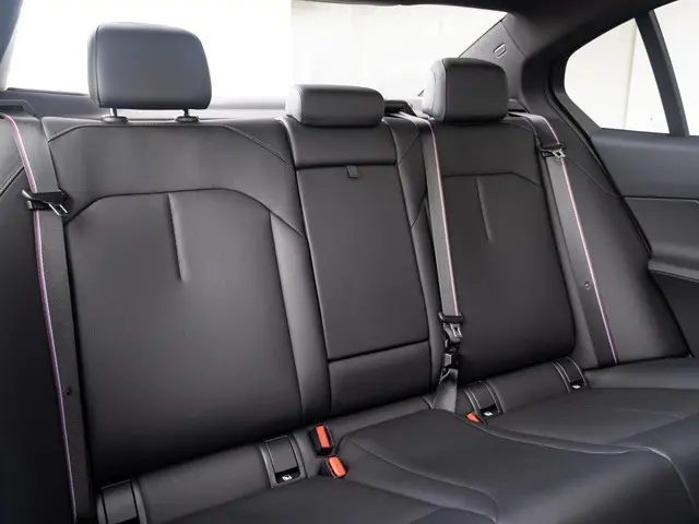 BMW M5 Sedan 2024 Hybride Benzine 11