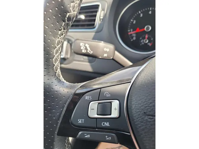 Volkswagen Polo 1.2 TSI Cross 2014 Benzine 25