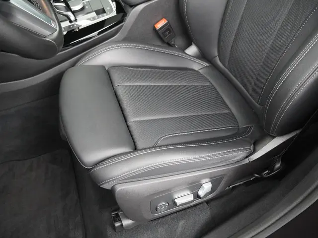 BMW X3 xDrive30e 2022 Hybride Benzine 14
