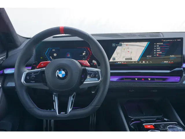BMW M5 Sedan 2025 Hybride Benzine 10