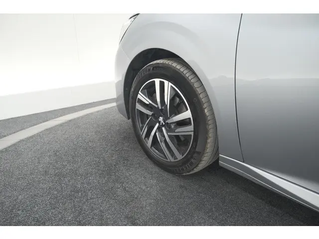 Peugeot 208 PureTech 100 EAT8 Active Pack 2023 Benzine 17