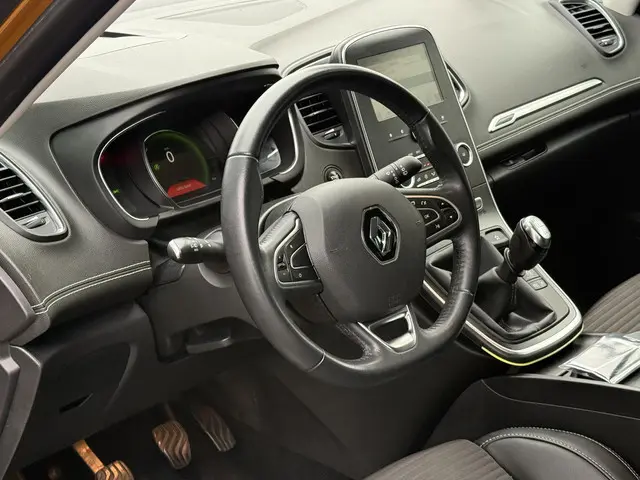 Renault Scénic 1.2 TCe Bose 2017 Benzine 26