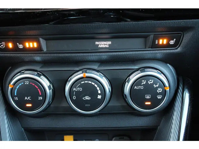 Mazda 2 1.5 e-SkyActiv-G 90 Exclusive-Line 2025 Benzine 22
