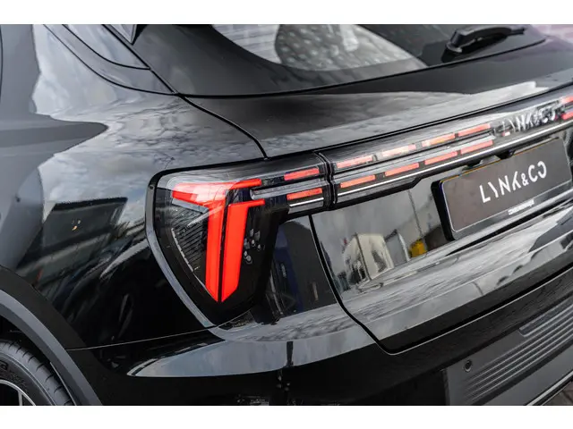 Lynk & Co 01 1.5 Core Plug-in Hybrid 2025 Hybride Benzine 7