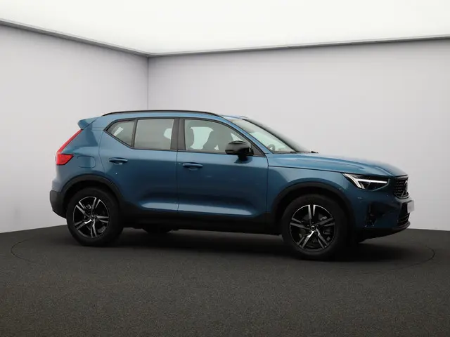 Volvo XC40 B4 Plus Dark 2025 Benzine 30