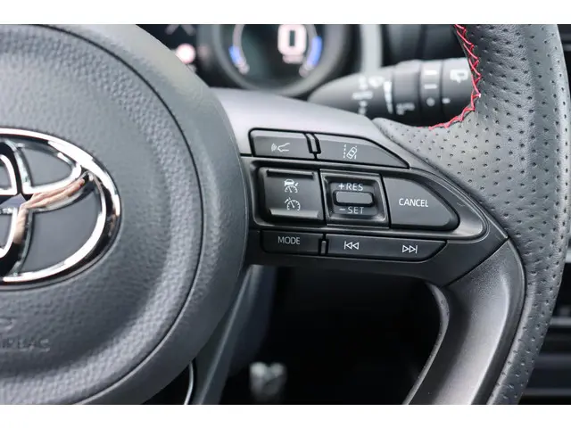 Toyota Yaris 1.5 Hybrid GR Sport 2023 Hybride Benzine 26